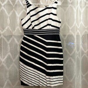 Taylor Black and White Fitted Dress